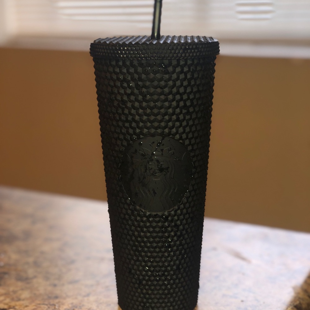 BLACK VENTI SPIKE CUP